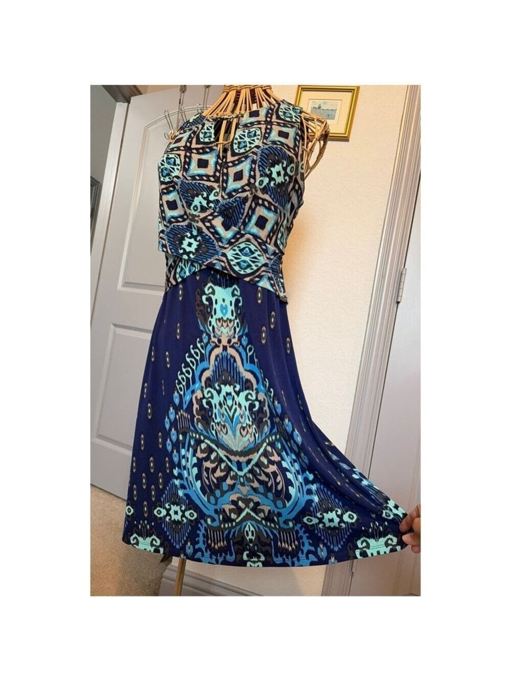 Women's Donna Morgan Blue Beige Patterned Sleeveless Dress Size 8. #0033